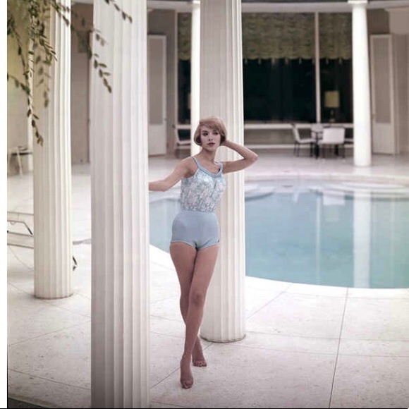 Meet your Posher, Vivienne - Picture 3 of 3